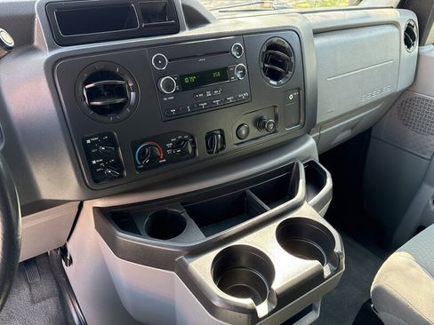 Used 2011 Ford E-350 and Econoline 350 XLT image 31