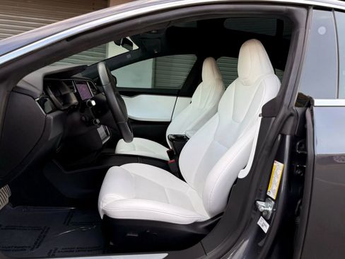 Used 2020 Tesla Model S Long Range Plus image 16