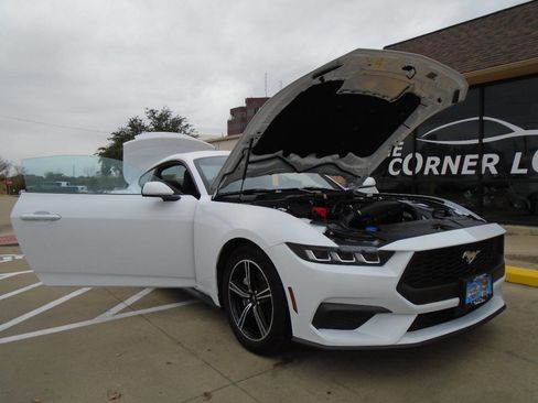 Used 2024 Ford Mustang Coupe image 20