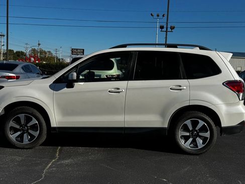 Used 2017 Subaru Forester 2.5i Premium w/ All-Weather Package image 8