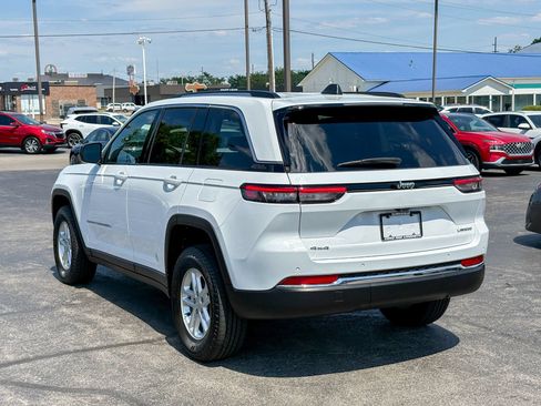Used 2023 Jeep Grand Cherokee Laredo w/ Luxury Tech Group I AWD/4WD image 10
