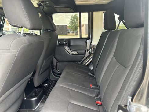 Used 2017 Jeep Wrangler Unlimited Sport w/ Quick Order Package 24S AWD/4WD image 11