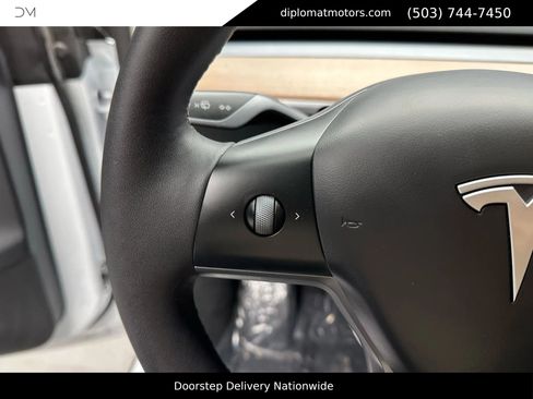 Used 2023 Tesla Model Y Long Range image 28