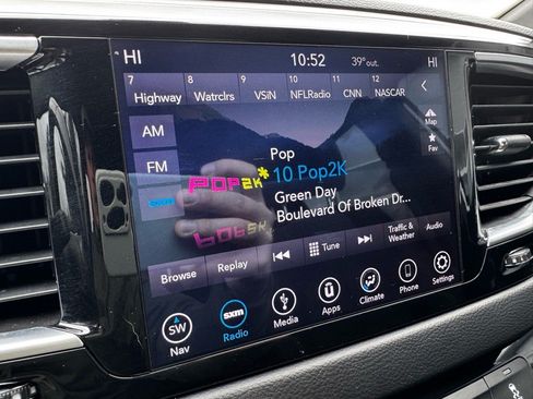 Used 2018 Chrysler Pacifica Touring Plus w/ S Appearance Package FWD image 27
