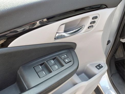 Used 2018 Honda Pilot Touring image 13