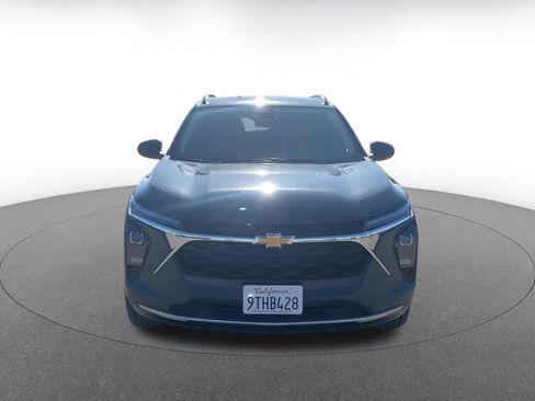 Used 2025 Chevrolet Trax LT image 8