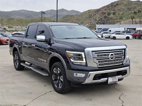Used 2020 Nissan Titan Platinum Reserve w/ Moonroof Package image 6
