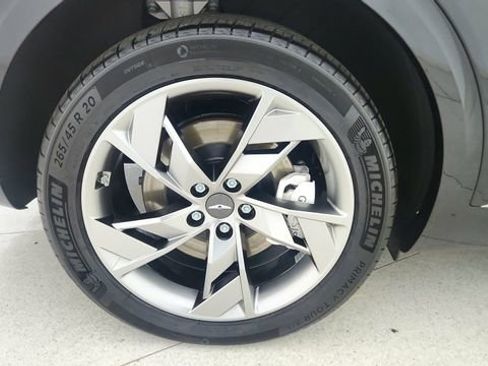 Used 2025 Genesis Electrified GV70 Advanced w/ Prestige Package image 62