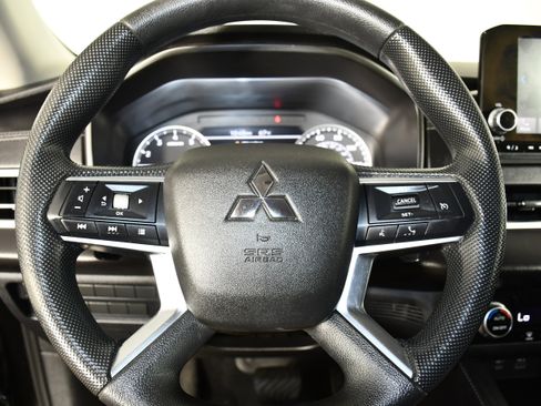 Used 2022 Mitsubishi Outlander ES AWD/4WD image 19