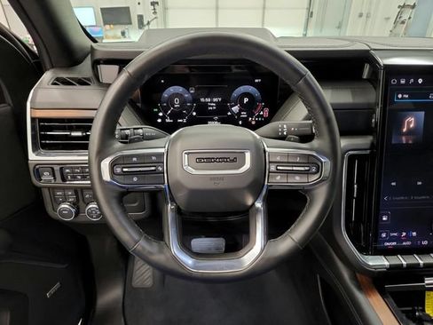 Used 2025 GMC Yukon XL Denali AWD/4WD image 36