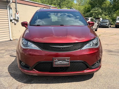 Used 2018 Chrysler Pacifica Touring-L w/ Advanced Safetytec Group FWD image 11