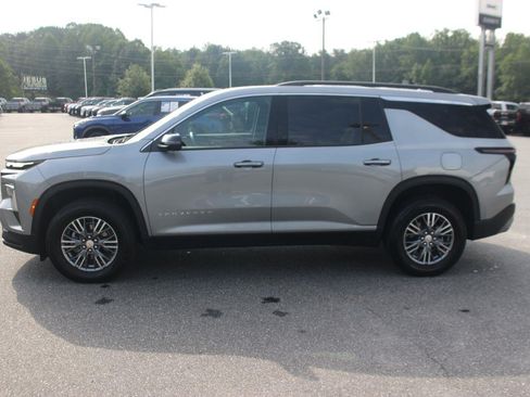 Used 2026 Chevrolet Traverse LT w/ Driver Confidence Package AWD/4WD image 5