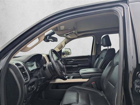Used 2019 RAM 1500 Laramie AWD/4WD image 12