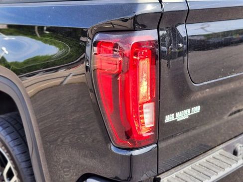 Used 2021 GMC Sierra 1500 AT4 w/ AT4 Preferred Package AWD/4WD image 9