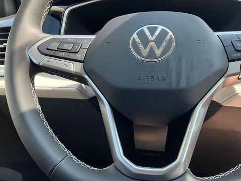 New 2026 Volkswagen Taos SE AWD/4WD image 23