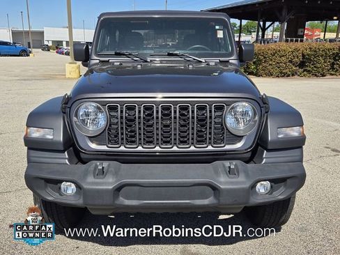 Used 2025 Jeep Wrangler Sport AWD/4WD image 2