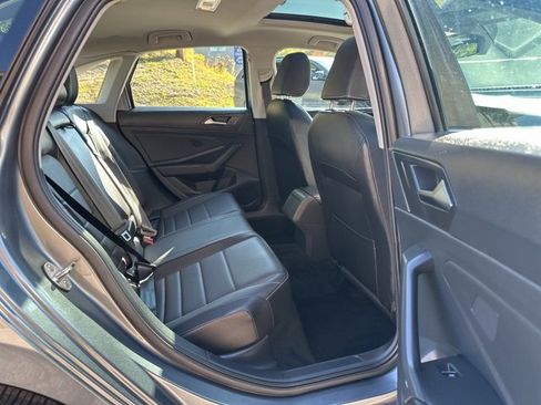 Used 2024 Volkswagen Jetta SE image 25