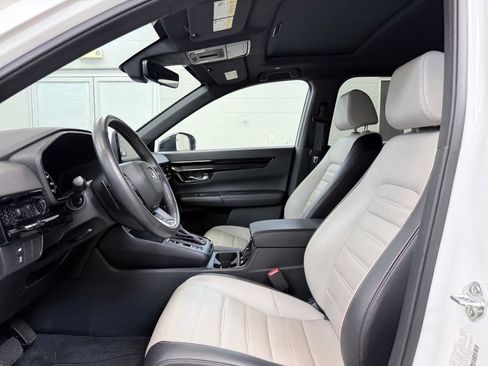 Used 2025 Honda CR-V Sport Touring image 13