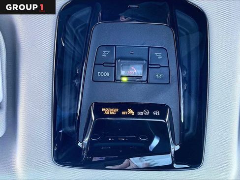 Used 2024 Toyota Venza LE image 32