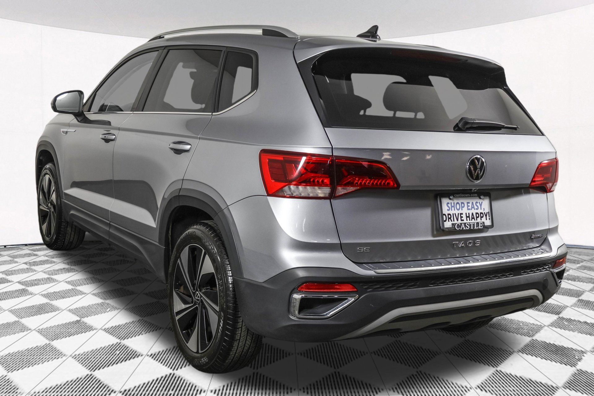 Used 2024 Volkswagen Taos SE AWD/4WD image 16