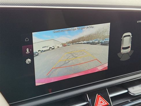 Certified 2024 Kia Niro EX Touring image 20