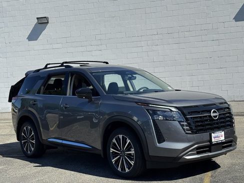 New 2026 Nissan Pathfinder Platinum w/ Cargo Package AWD/4WD image 2