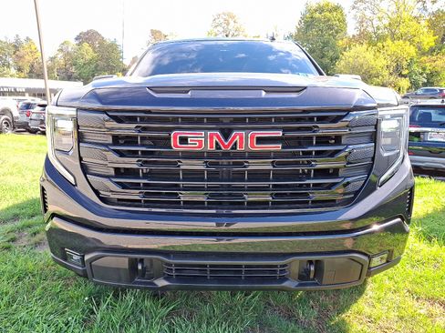 Used 2024 GMC Sierra 1500 Elevation image 2