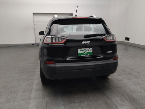 Used 2019 Jeep Cherokee Latitude w/ Cold Weather Group FWD image 6