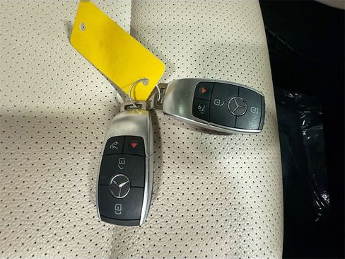 Used 2021 Mercedes-Benz C 300 4MATIC Sedan image 39