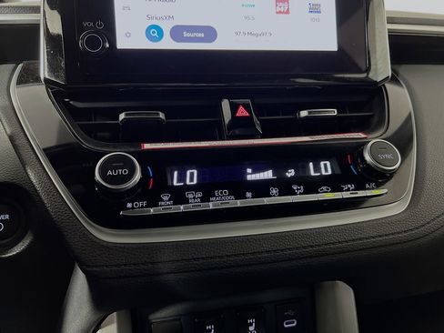 Used 2024 Toyota Corolla Cross AWD Hybrid image 16