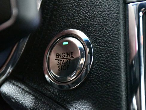 Used 2020 Lincoln Continental image 19