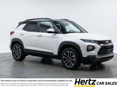 Used 2025 Chevrolet TrailBlazer LT image 1