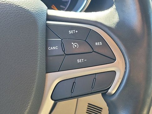 Used 2019 Jeep Grand Cherokee Limited image 23