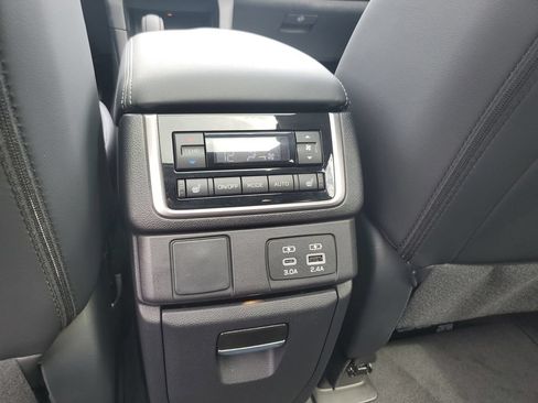 Used 2026 Subaru Ascent Limited AWD/4WD image 17