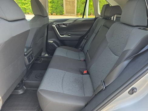 Used 2025 Toyota RAV4 XLE w/ Convenience Package image 16