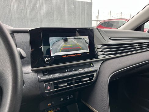 Used 2025 Toyota Camry LE image 21