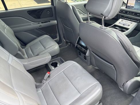 Used 2020 Lincoln Aviator Reserve w/ Equipment Group 201A AWD/4WD image 15