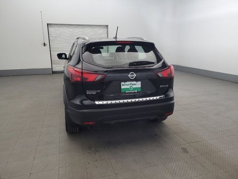 Used 2017 Nissan Rogue Sport SV w/ SV Premium Package image 6