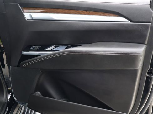 Used 2025 Cadillac Escalade Sport Platinum w/ LPO, Floor Liner Package AWD/4WD image 25