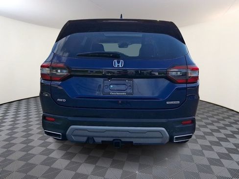 Used 2024 Honda Pilot Touring image 8