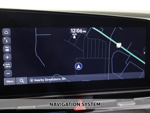 Used 2025 Hyundai Elantra SEL image 3