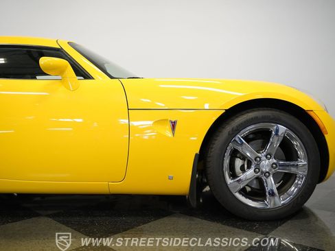 Used 2009 Pontiac Solstice Coupe w/ Premium Package image 31
