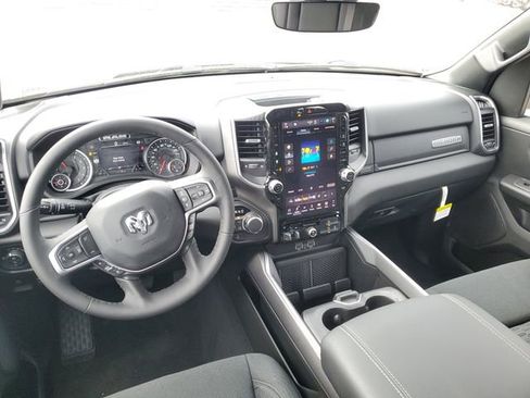 New 2026 RAM 1500 4x4 Crew Cab image 15