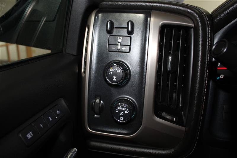 Used 2018 GMC Sierra 1500 Denali AWD/4WD image 26