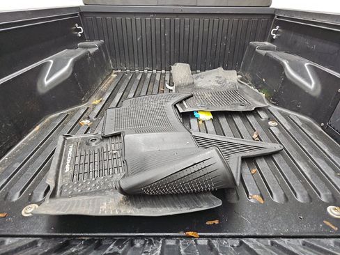 Used 2021 Toyota Tacoma SR5 RWD image 13
