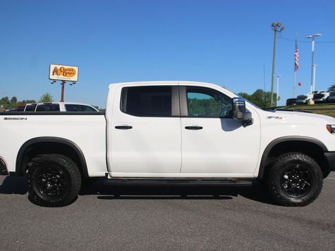Used 2024 Chevrolet Silverado 1500 ZR2 w/ ZR2 Bison Edition AWD/4WD image 8
