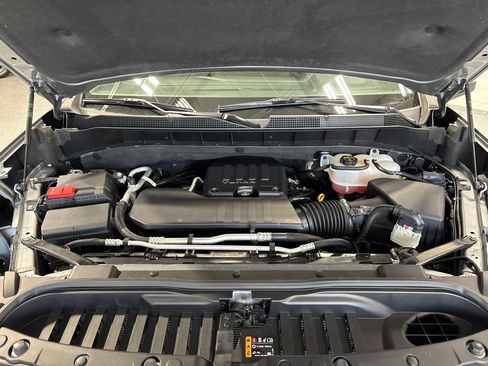 Used 2024 Chevrolet Silverado 1500 LT AWD/4WD image 42