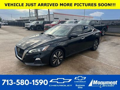 Used 2021 Nissan Altima 2.5 SV w/ SV Premium Package