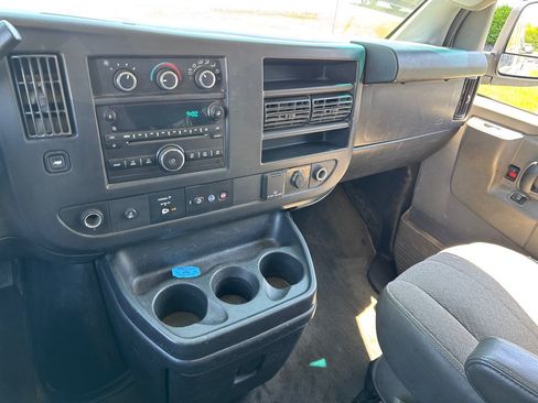 Used 2017 Chevrolet Express 3500 LT w/ LT Preferred Equipment Group RWD image 15