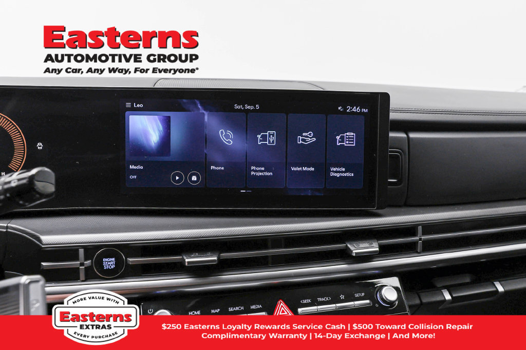 Used 2025 Hyundai Santa Fe SE FWD image 12
